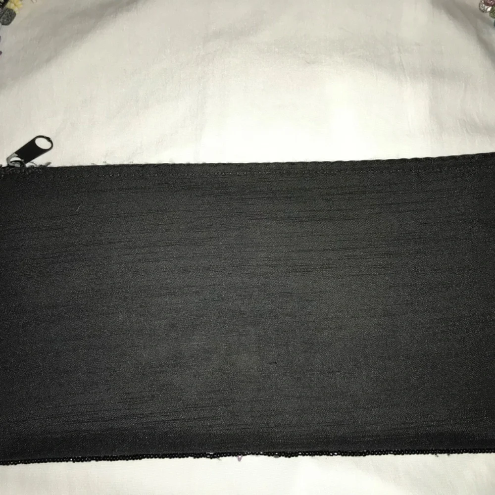 Beaded Handbag - Picture 3 of 9